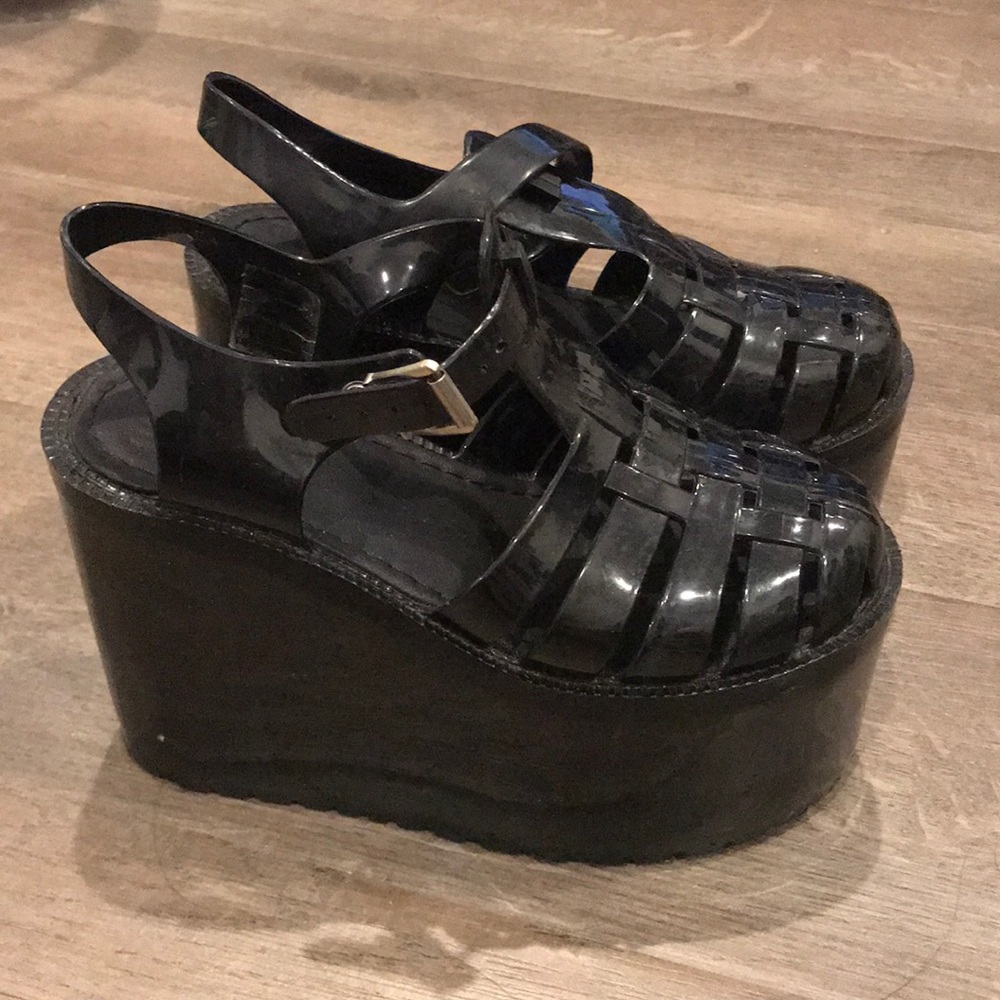UNIF black hella jellies